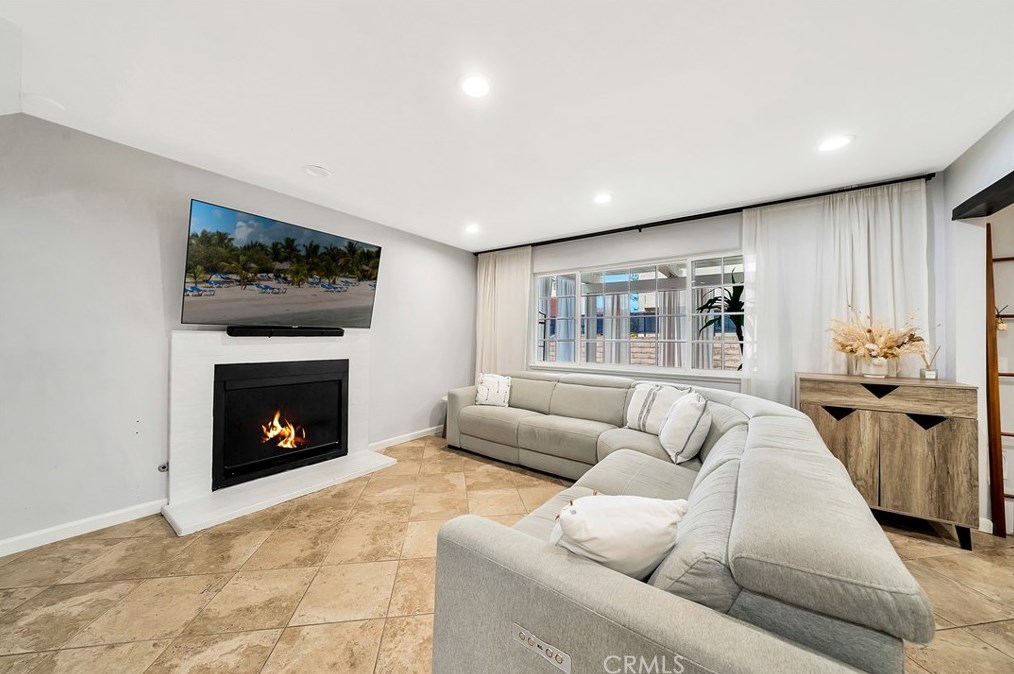 2317 Raintree Dr, Brea, CA 92821-4677