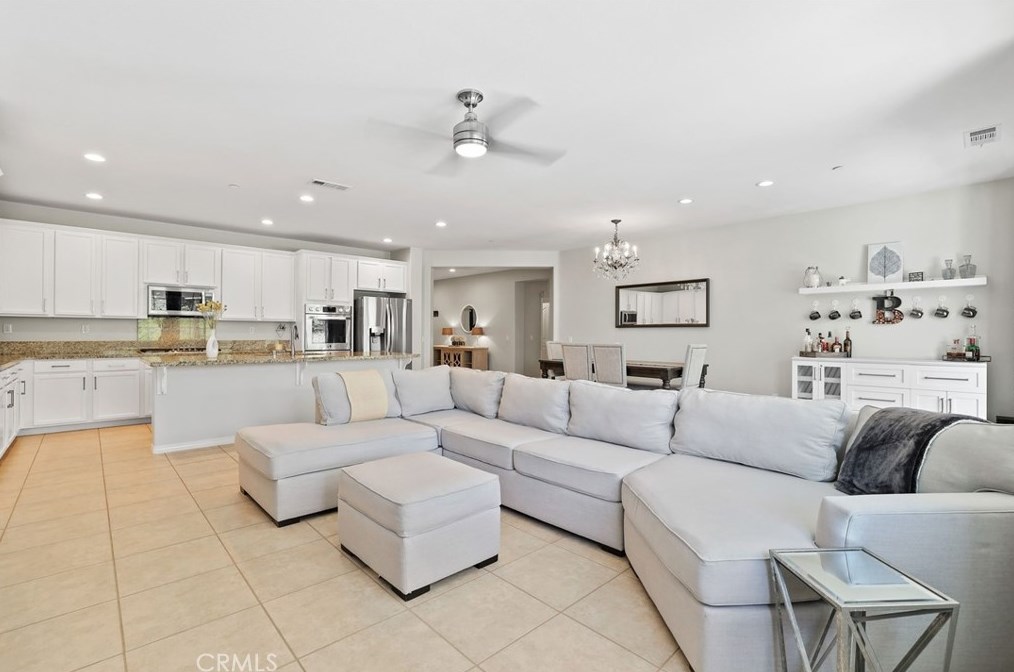 42618 Bradshaw Dr, Temecula, CA 92592-6640