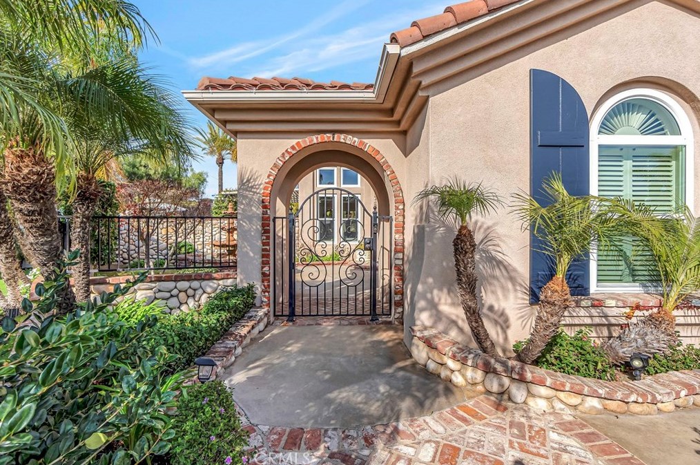 7045 Ashley Dr, Huntington Beach CA  92648-7001 exterior