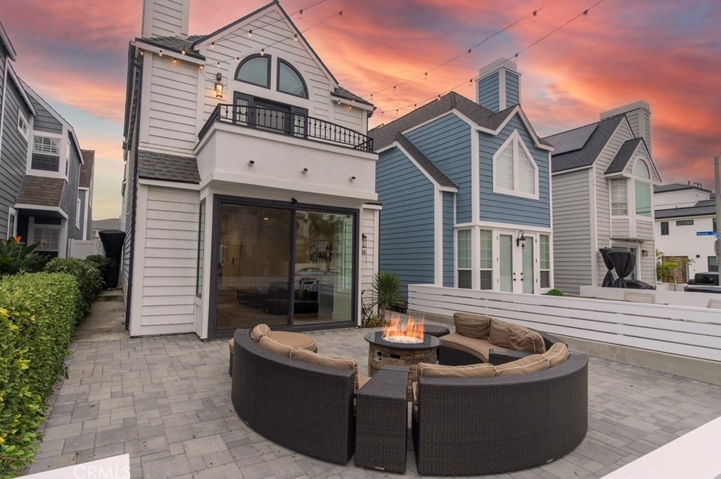606 21st St, Huntington Beach CA  92648-3319 exterior