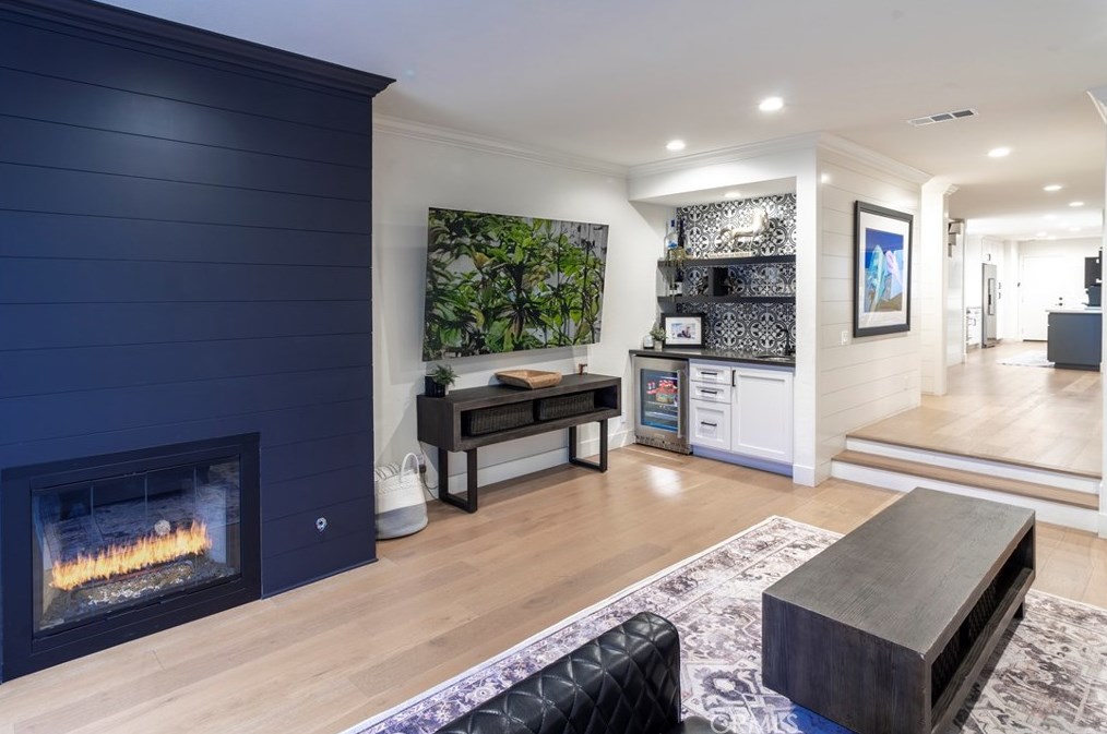 606 21st St, Huntington Beach CA  92648-3319 exterior