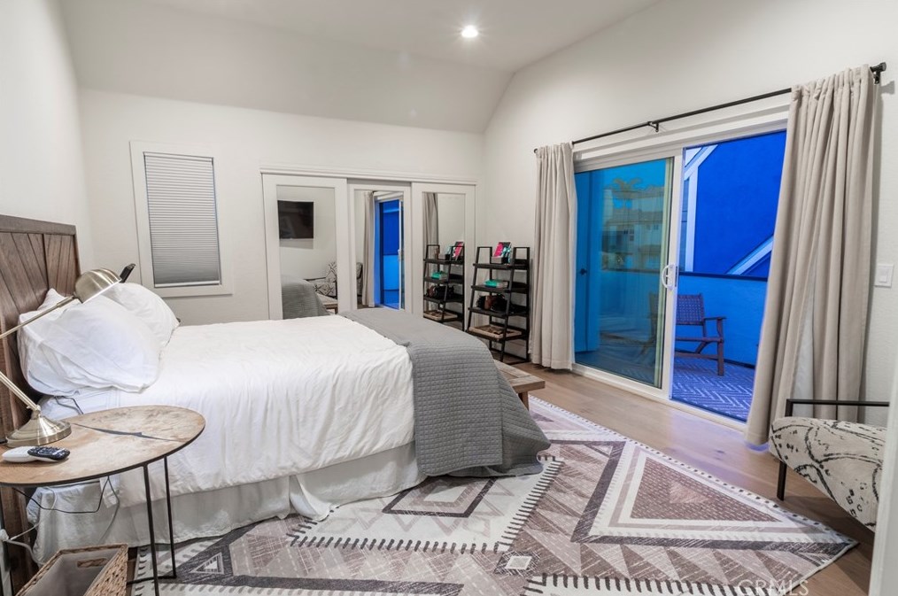 606 21st St, Huntington Beach CA  92648-3319 exterior