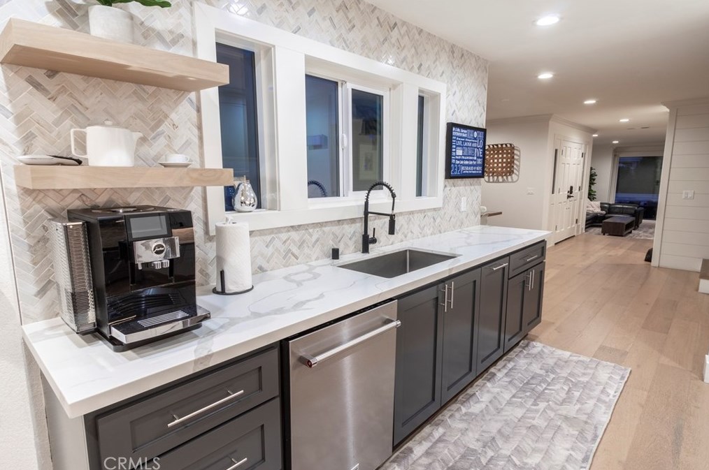 606 21st St, Huntington Beach CA  92648-3319 exterior