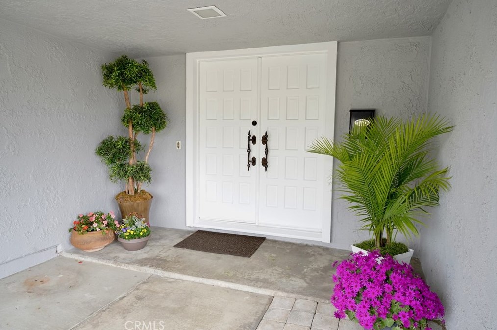 7071 Valentine Dr, Huntington Beach, CA 92647