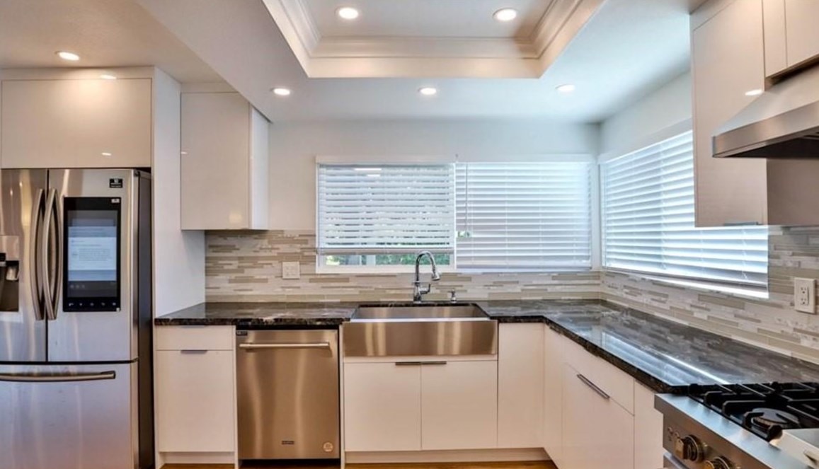 8571 Mossford Dr, Huntington Beach CA  92646-3944 exterior
