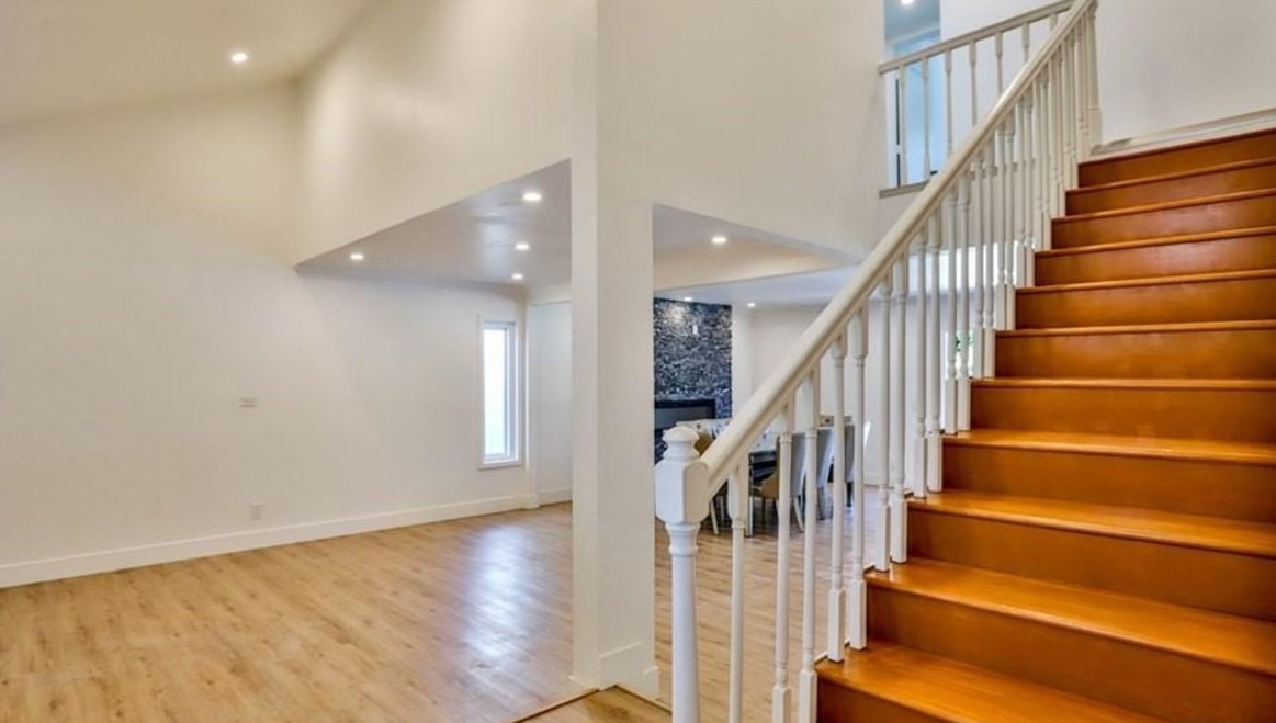 8571 Mossford Dr, Huntington Beach CA  92646-3944 exterior