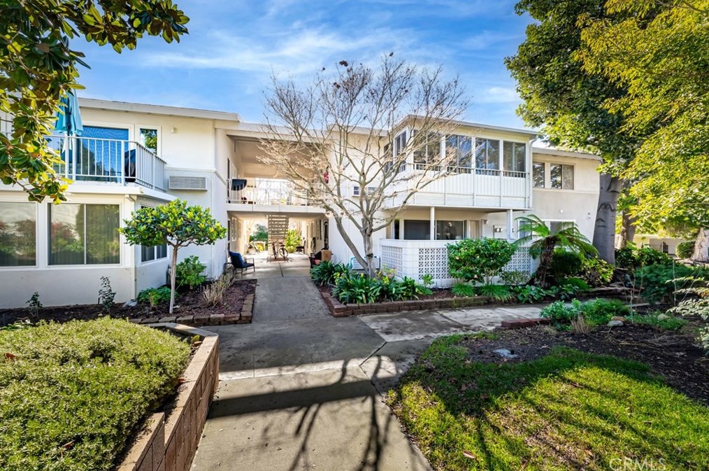 560 Avenida Sevilla, Laguna Beach, CA 92637-4045