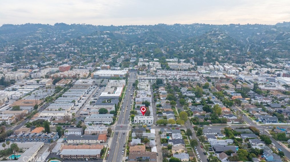4485 Hazeltine Ave, Van Nuys CA  91423-2836 exterior