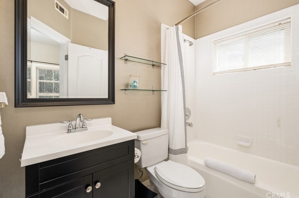 18 Prestwick Ct, Trabuco Canyon CA  92679-5001 exterior