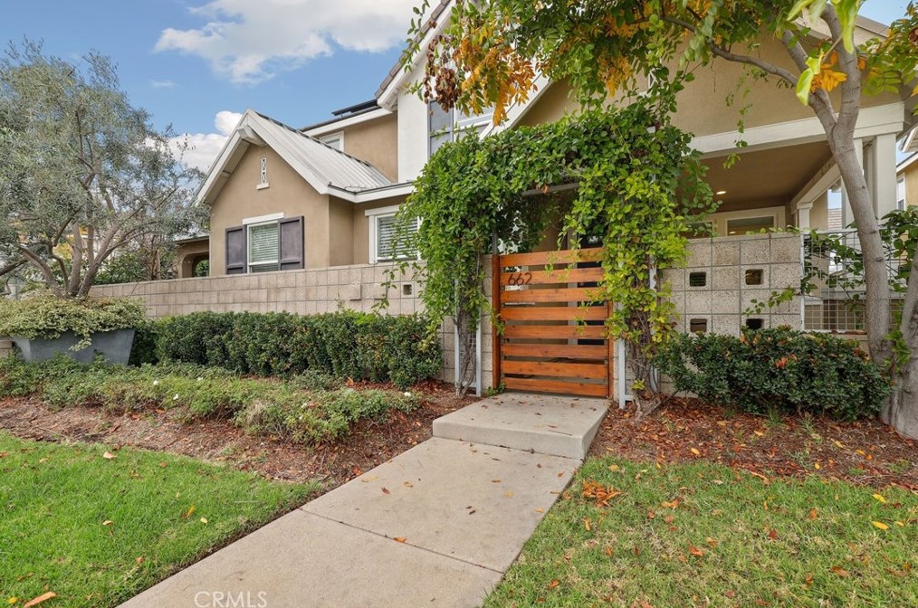 662 Americana Dr, Fullerton, CA 92832