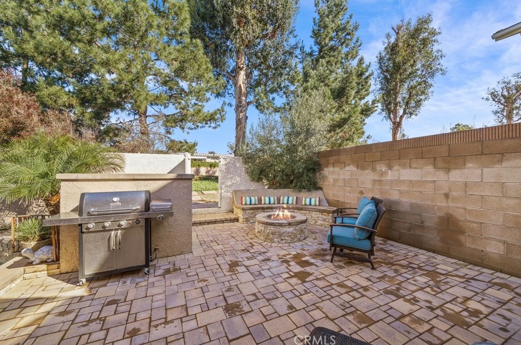 12 Cape Cod, Irvine CA  92620-2711 exterior