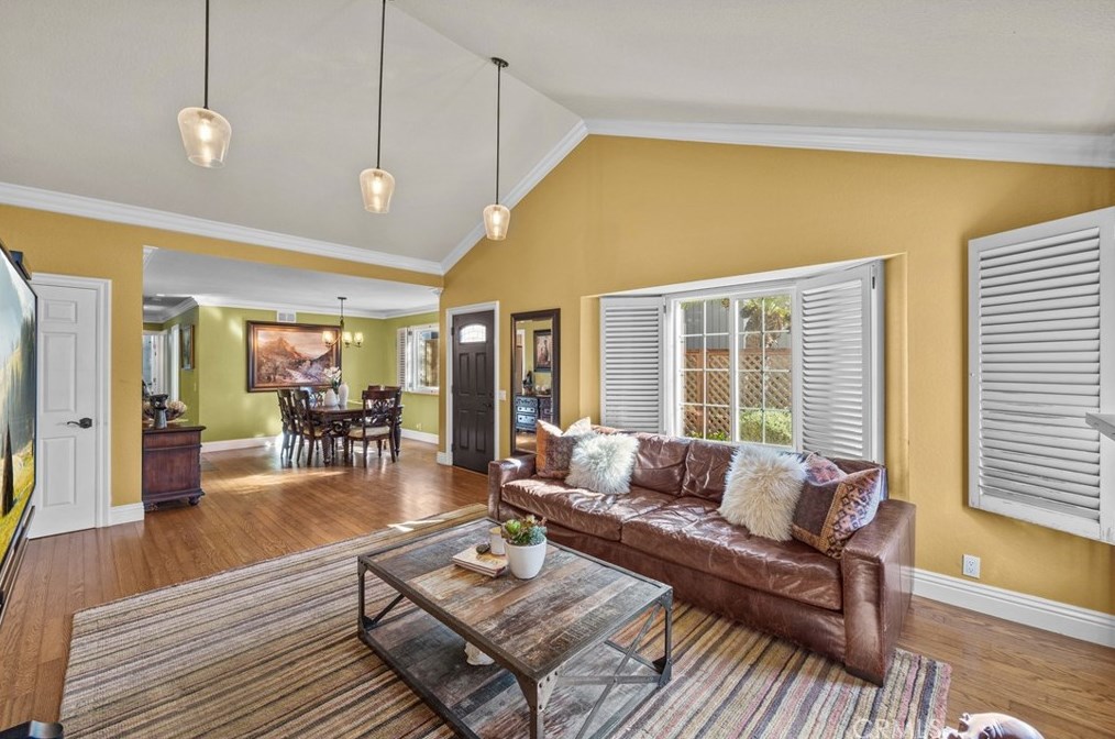12 Cape Cod, Irvine CA  92620-2711 exterior