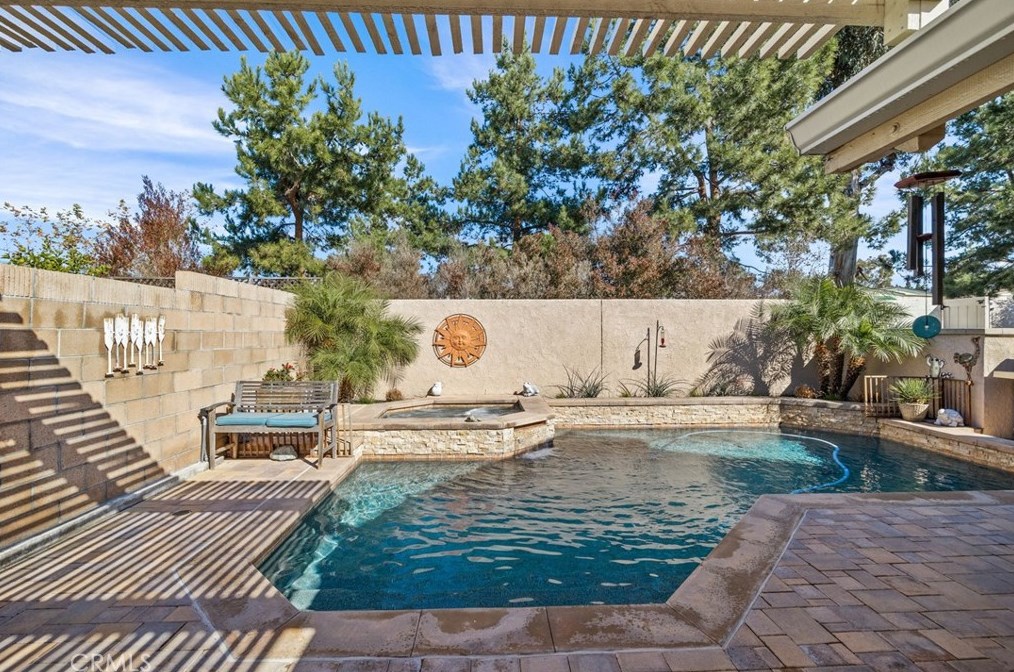 12 Cape Cod, Irvine CA  92620-2711 exterior