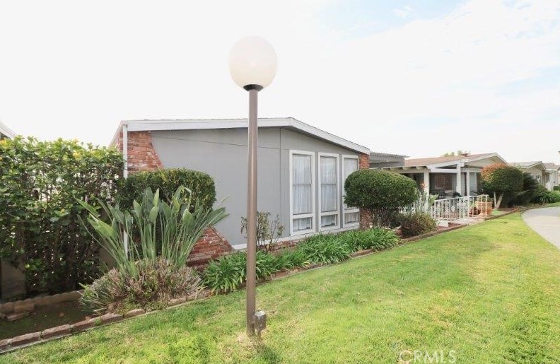 14041 Lake Crest Dr, La Mirada, CA 90638-1835