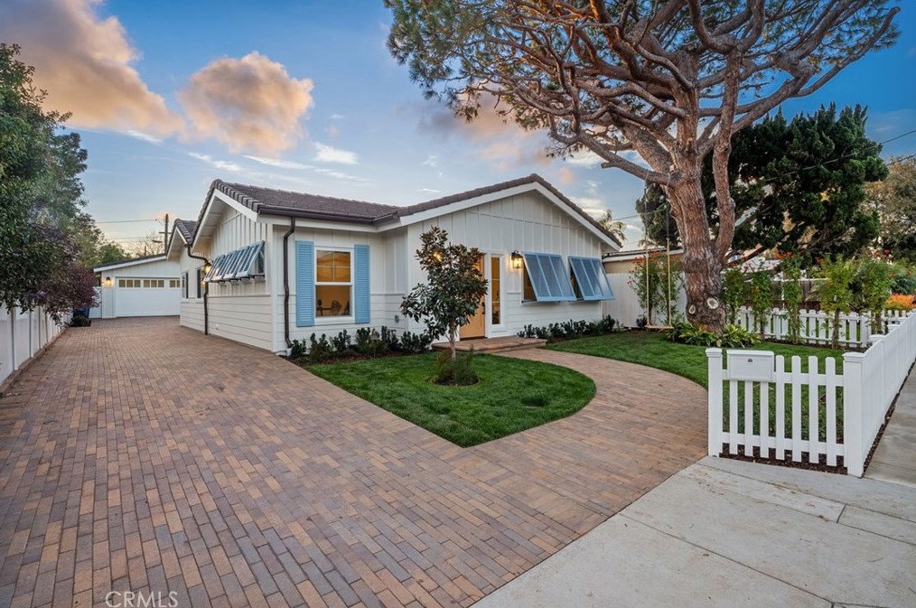 211 Monte Vista Ave, Costa Mesa, CA 92627