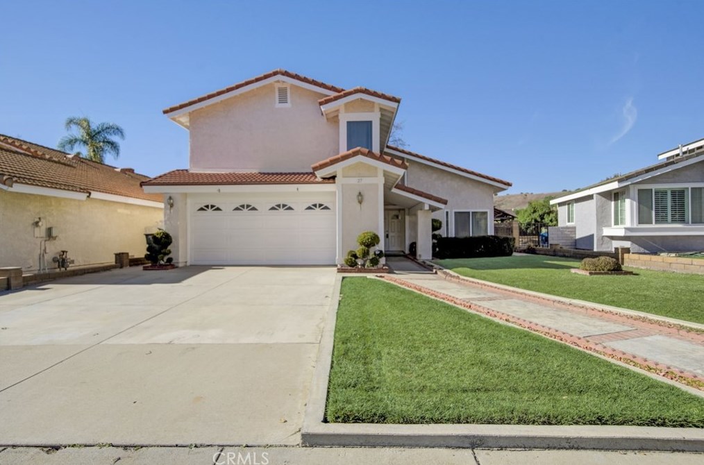 27 Old Wood Rd, Pomona CA  91766-4823 exterior