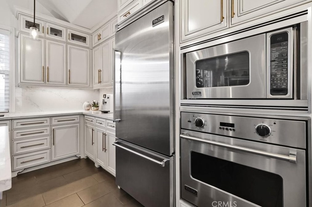 4711 Winthrop Dr, Huntington Beach CA  92649-6418 exterior