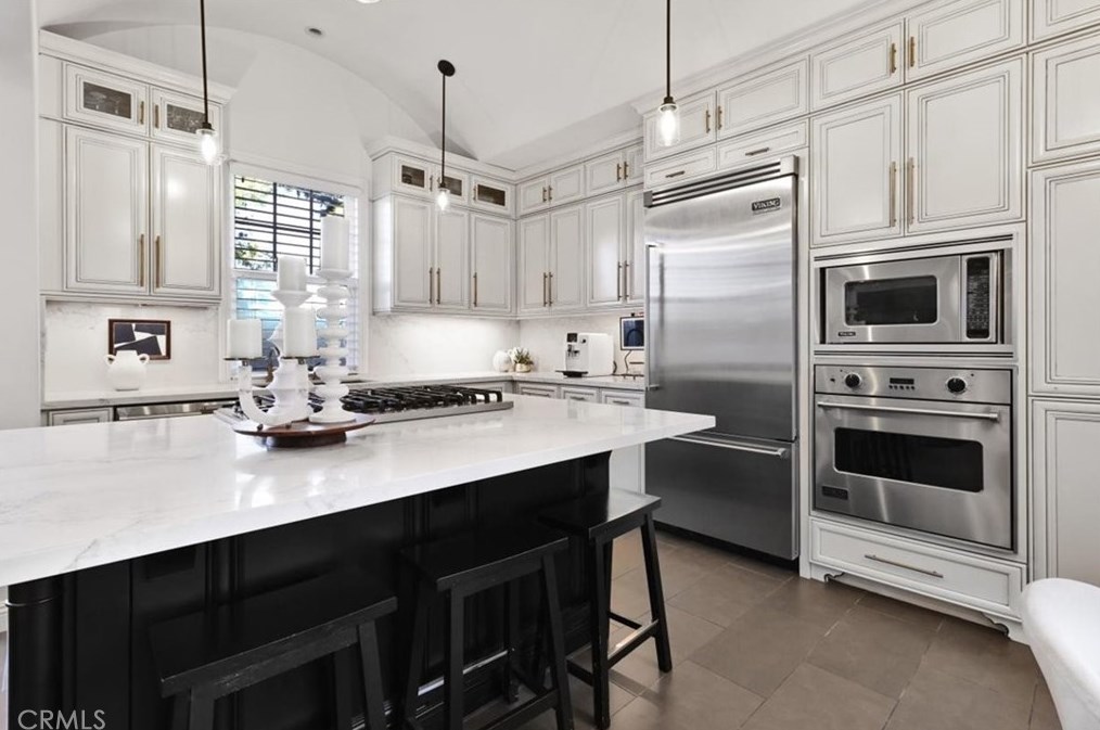4711 Winthrop Dr, Huntington Beach CA  92649-6418 exterior