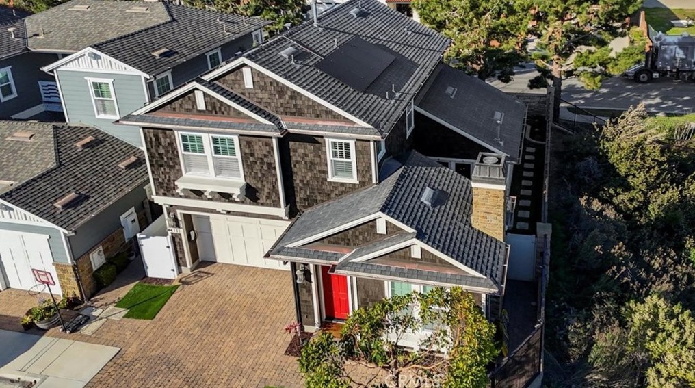 4711 Winthrop Dr, Huntington Beach CA  92649-6418 exterior
