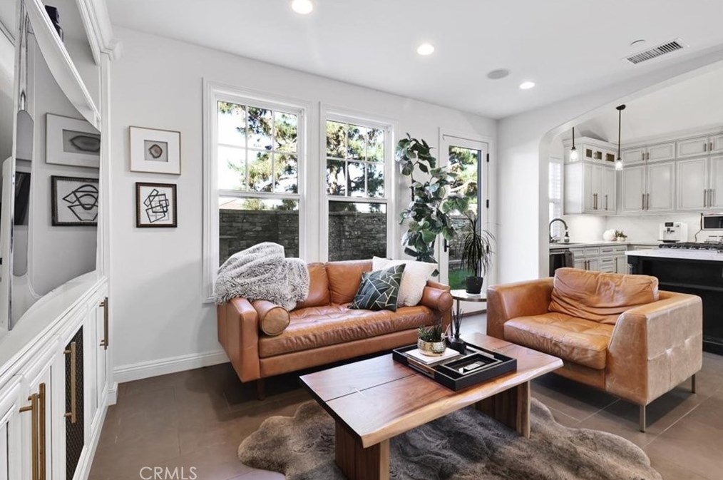4711 Winthrop Dr, Huntington Beach CA  92649-6418 exterior