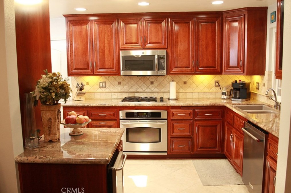252 College Park Dr, Seal Beach, CA 90740