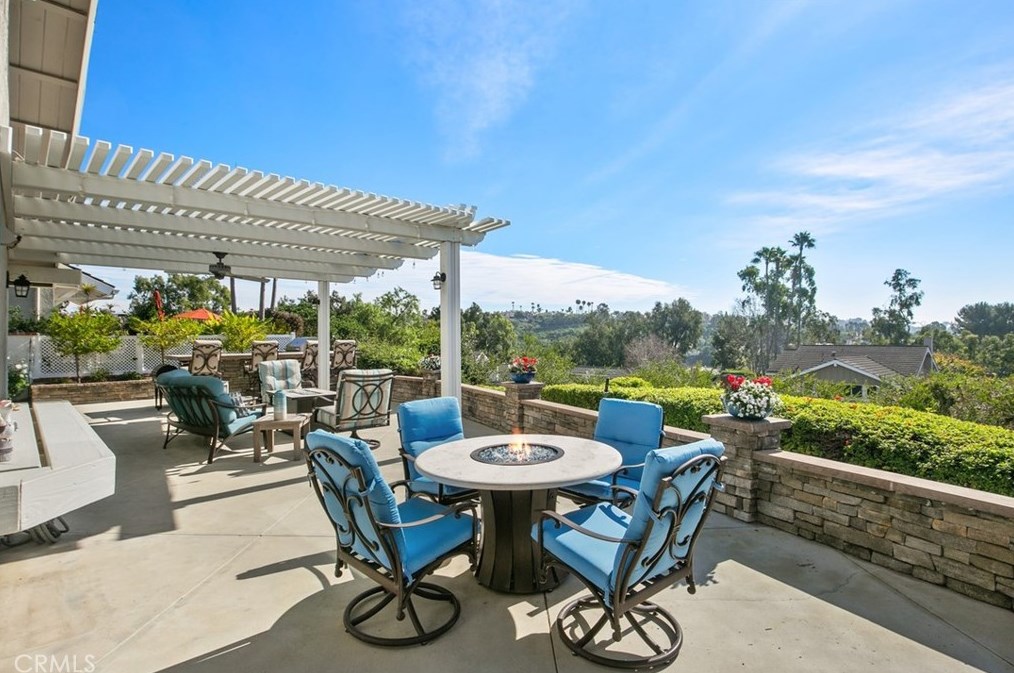 24252 Cherry Hills Pl, Laguna Beach CA  92677-2474 exterior