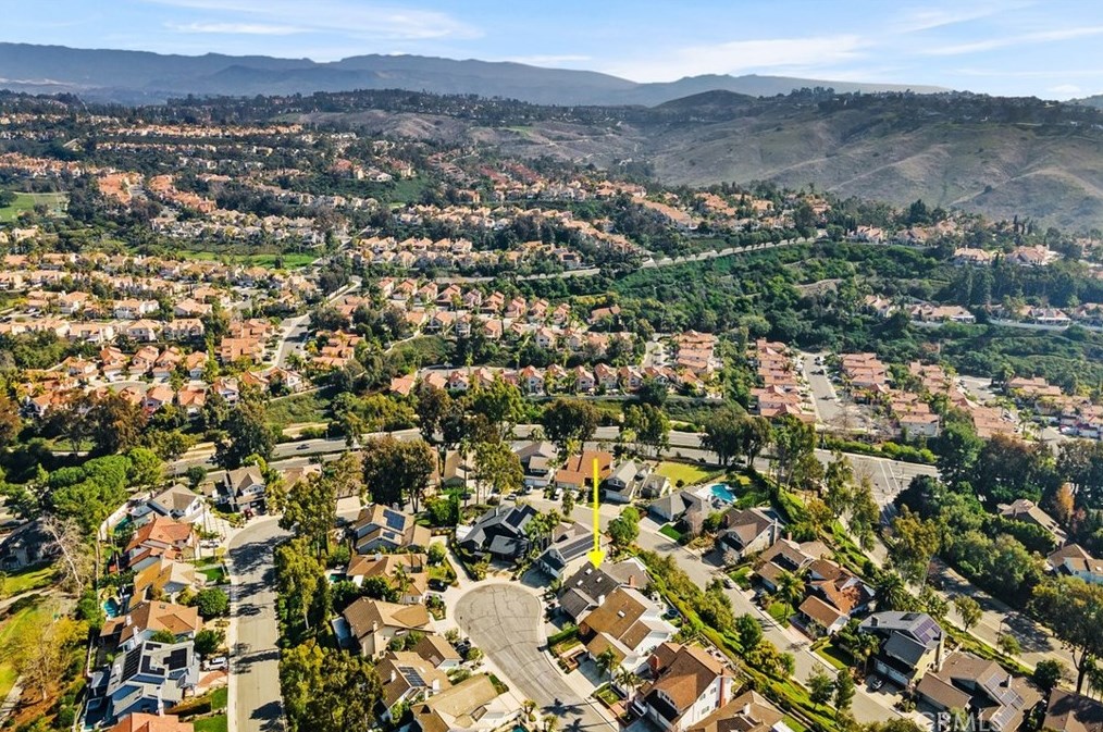 24252 Cherry Hills Pl, Laguna Beach CA  92677-2474 exterior