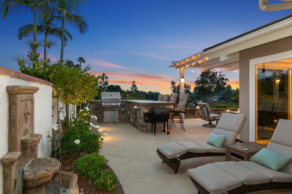 24252 Cherry Hills Pl, Laguna Beach CA  92677-2474 exterior