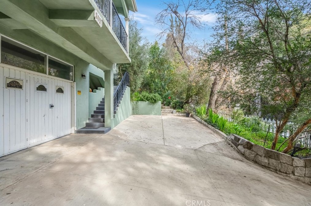 8057 Willow Glen Rd, Los Angeles CA  90046-1616 exterior