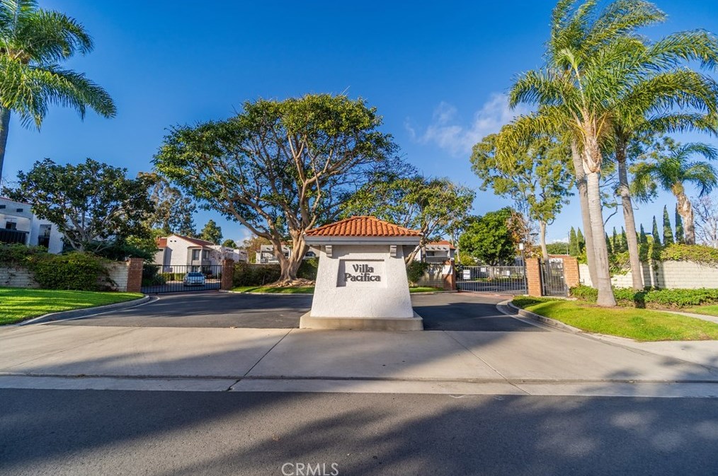 215 Wichita Ave #101, Huntington Beach, CA 92648