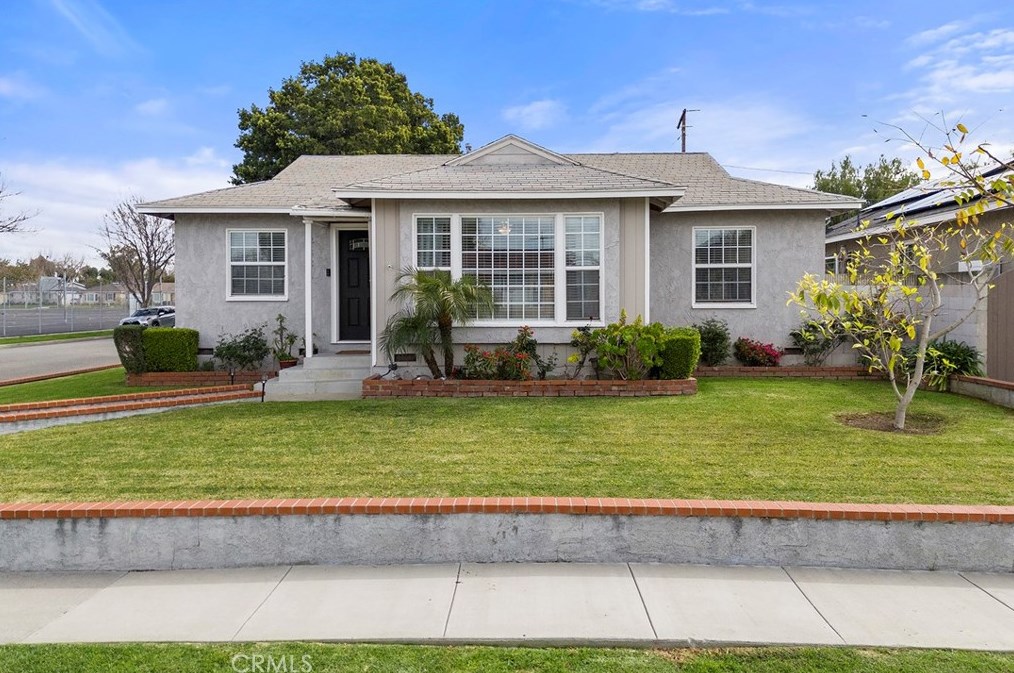 4656 Hackett Ave, Lakewood, CA 90713-2633