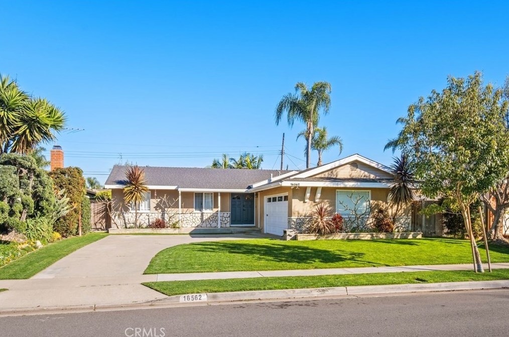 16562 Monroe Ln, Huntington Beach, CA 92647