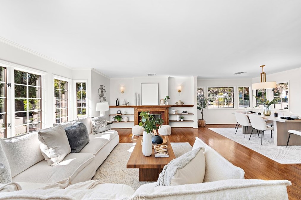1131 Fordhook Dr, La Canada, CA 91011