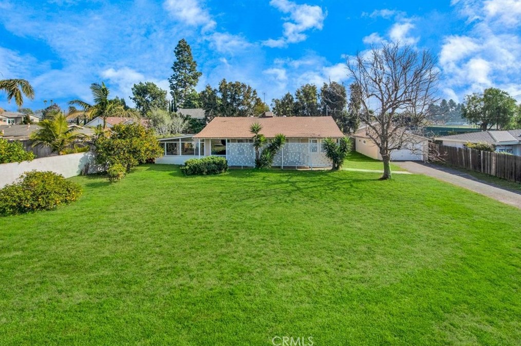 315 22nd St, Costa Mesa, CA 92627-1863