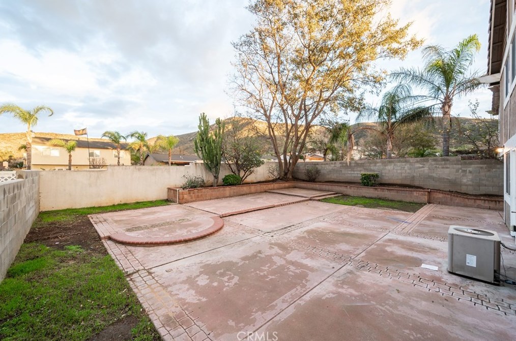 11991 Ocotillo Dr, Fontana CA  92337-2867 exterior