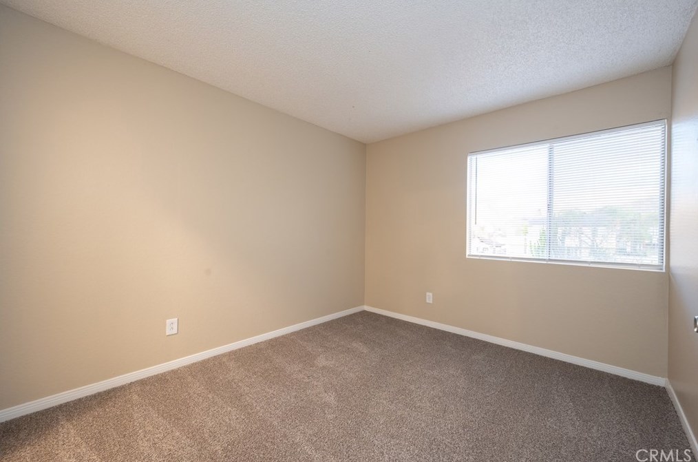 11991 Ocotillo Dr, Fontana CA  92337-2867 exterior