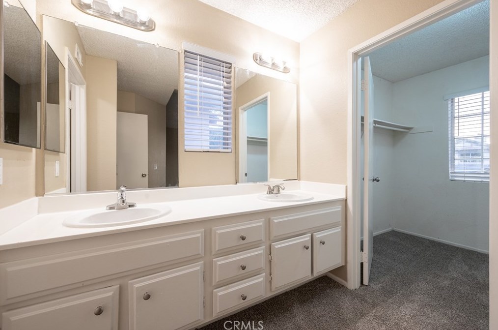 11991 Ocotillo Dr, Fontana CA  92337-2867 exterior