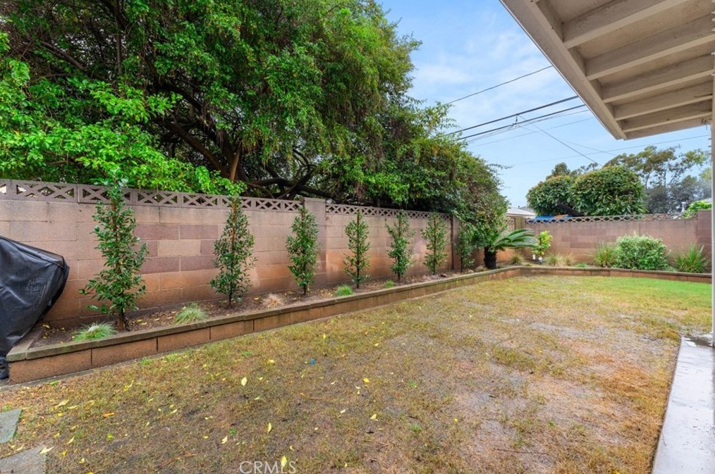 5441 Premiere Ave, Lakewood CA  90712-2009 exterior