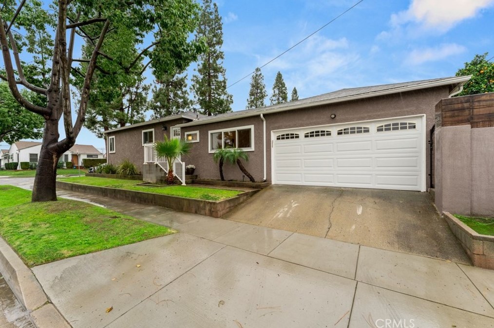 5441 Premiere Ave, Lakewood CA  90712-2009 exterior