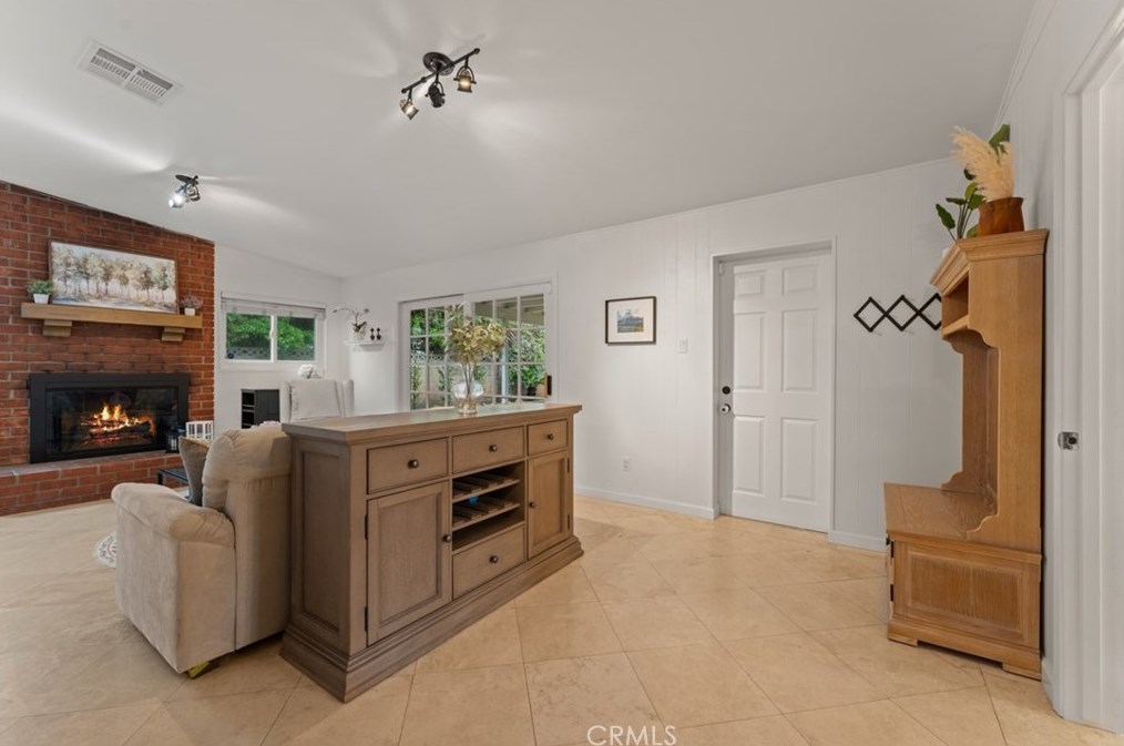 5441 Premiere Ave, Lakewood CA  90712-2009 exterior