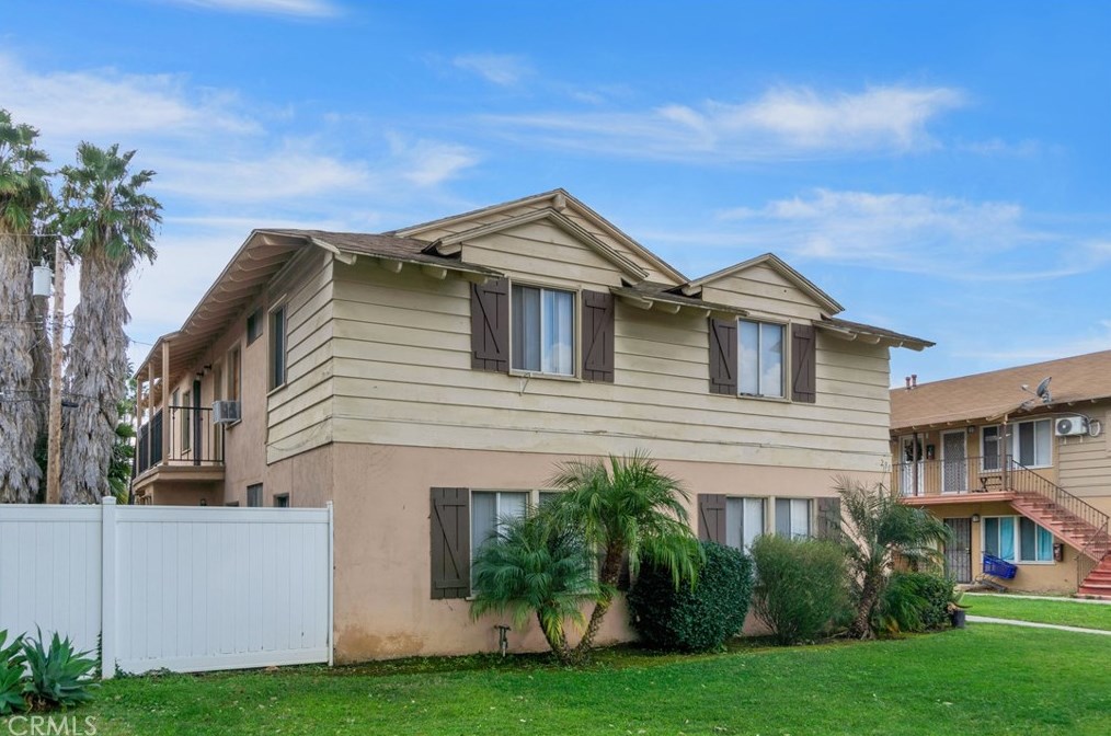 230 Knepp Ave, Fullerton, CA 92832-2367