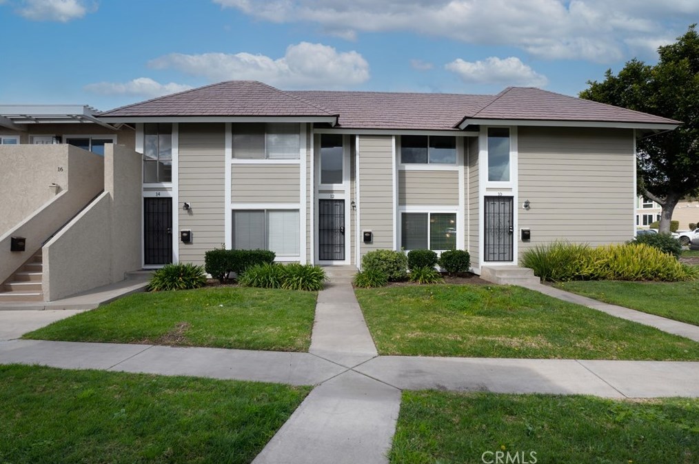 12 Oval Rd #54, Irvine, CA 92604