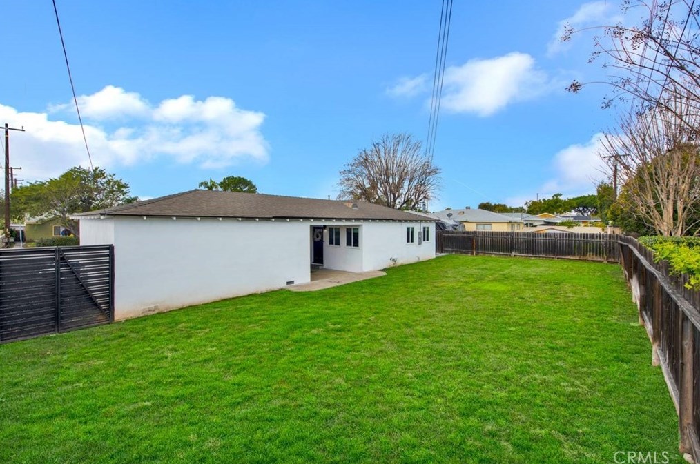557 Rosalind Dr, Orange CA  92869-5107 exterior
