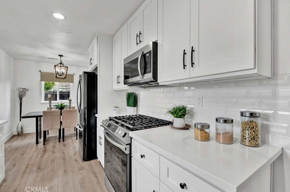 557 Rosalind Dr, Orange CA  92869-5107 exterior