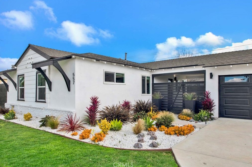 557 Rosalind Dr, Orange CA  92869-5107 exterior