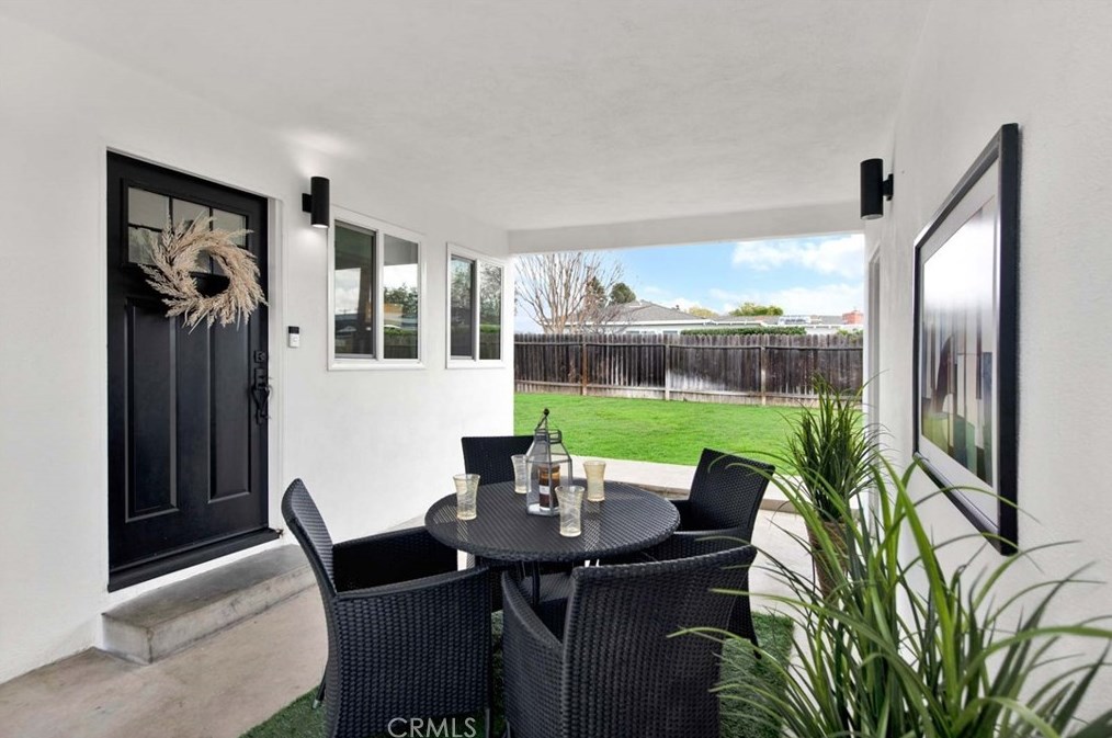 557 Rosalind Dr, Orange CA  92869-5107 exterior