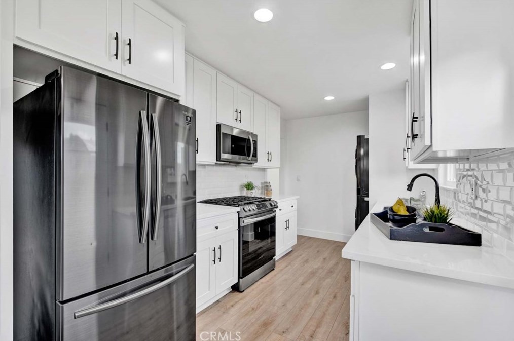 557 Rosalind Dr, Orange CA  92869-5107 exterior