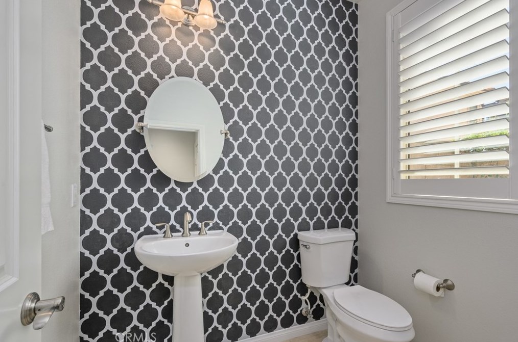 61 Serenity, Irvine CA  92618-1511 exterior