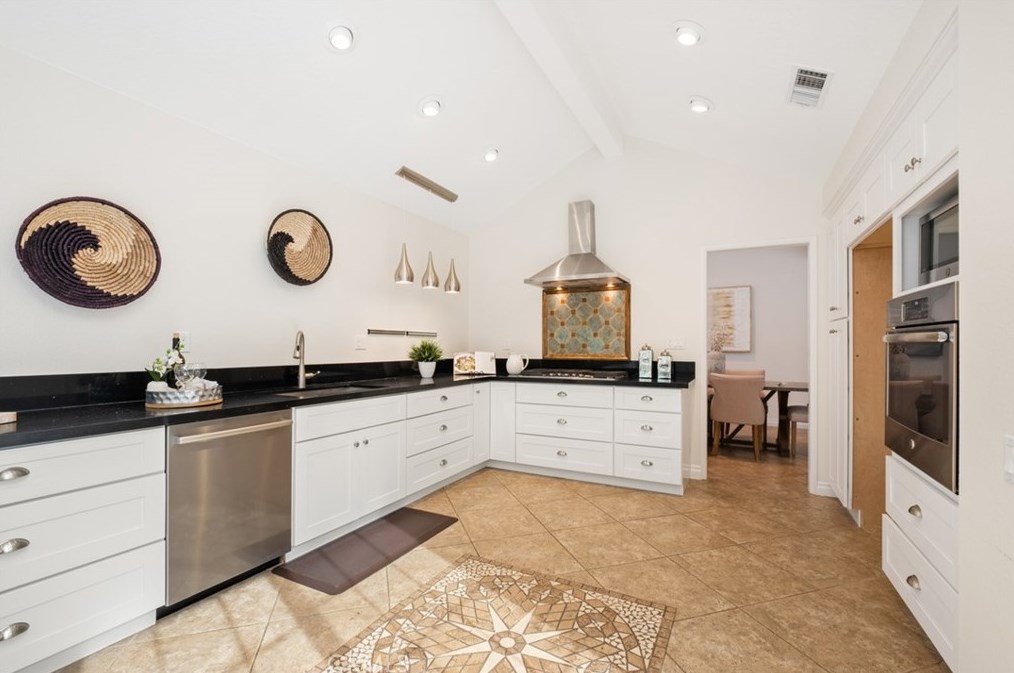 2 Malaquita, Trabuco Canyon CA  92679-4147 exterior