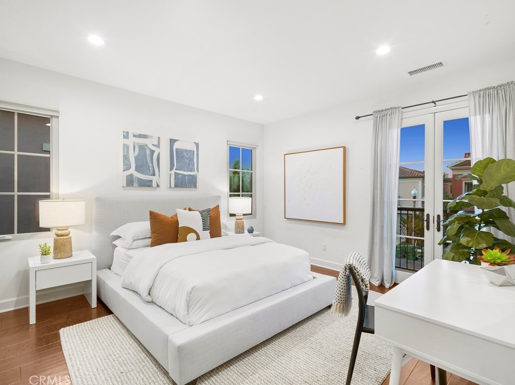 62 Livia, Irvine CA  92618-0102 exterior